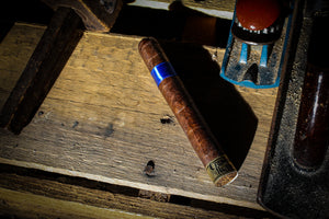 Woodworking Sessions: Crowned Heads Cigar Azul Y Oro Limited Edition